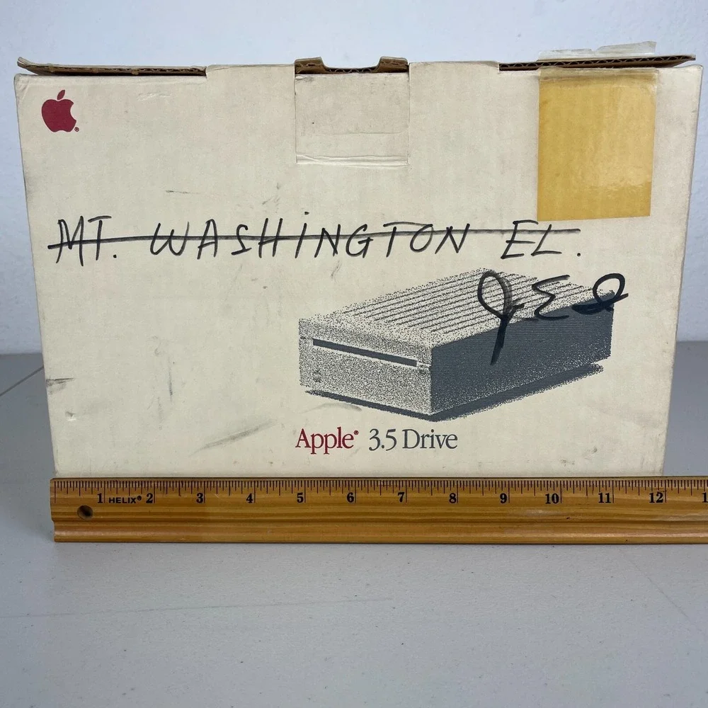 Apple 3.5 Drive A9M0106 floppy disk disc box only 1983